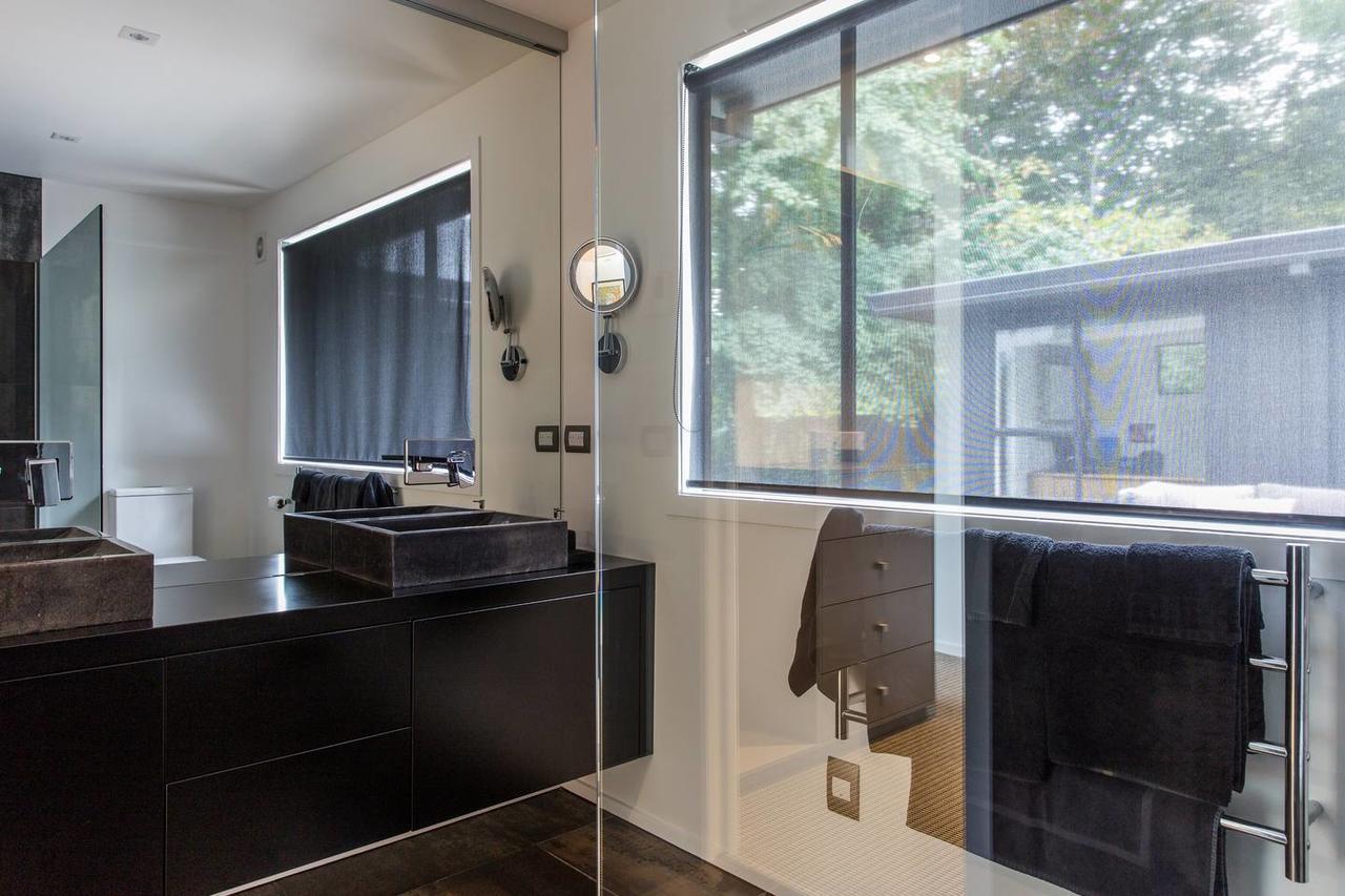 Black Luxury Lodge Blenheim Extérieur photo